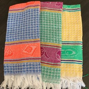 3 Colorful kitchen towels